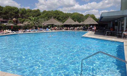 Hotel Vibra Beverly Playa*** - velký bazén