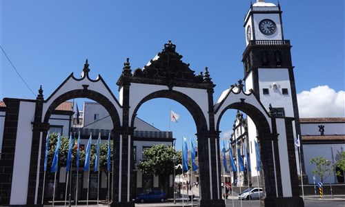 Azorské ostrovy - São Miguel – pěší turistika v zeleném ráji - Sao Miguel - Ponta Delgada