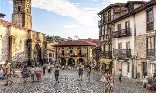 Svatojakubská pouť 2 - severní cestou přes Kantábrii, Asturii a Picos de Europa do Santiaga de Compostela - letecky - Asturie, Comillas