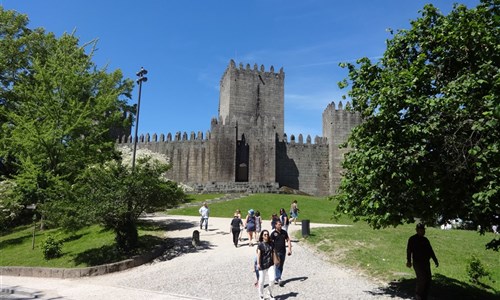 Putování za vínem a krásami Porta - letecky - Guimaraes