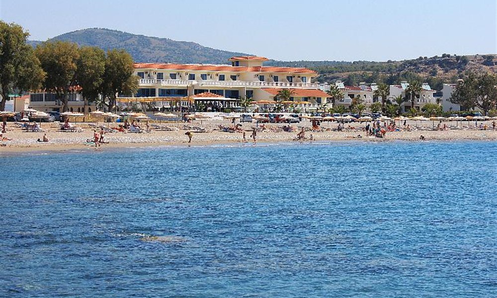 Hotel Kamari Beach****