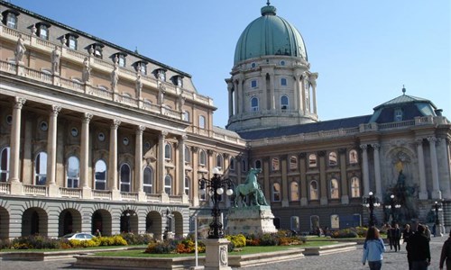 Lodí z Budapešti až do dunajského ohybu - Lodí z Budapešti až do dunajského ohybu