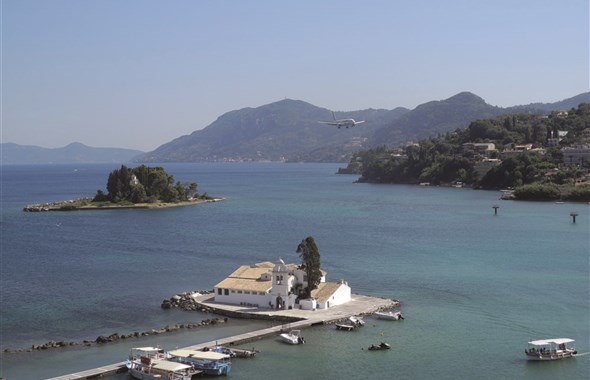 Korfu s turistikou