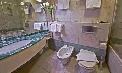 Hotel Meteor**** - autobusem - Chorvatsko, Makarska- Hotel Meteor