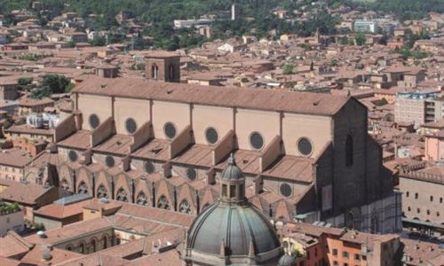 Za vínem i auty Ferrari, Kaplickým a městy UNESCO - Republika San Marino
