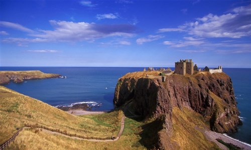 Skotsko, Orkneje - letecky - Hrad Dunnottar