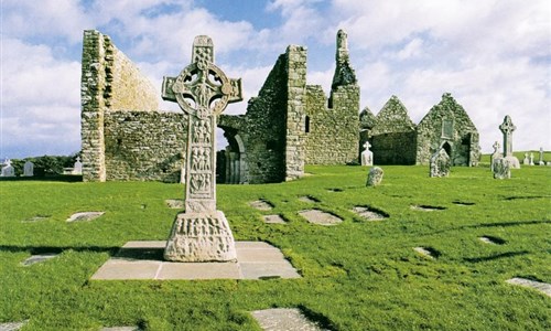 Irsko - smaragdový ostrov - letecky - Clonmacnoise